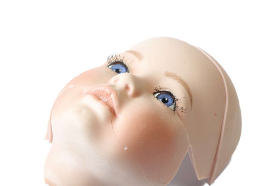 copertina del romanzo Voglio vederti soffrire di Cristina Brondoni